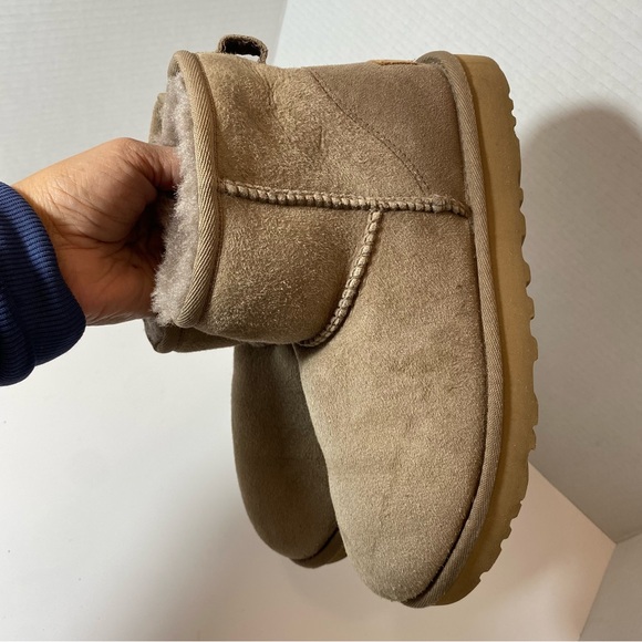 UGG Women’s Classic Mini II Boot Caribou Size 6 - Picture 5 of 10